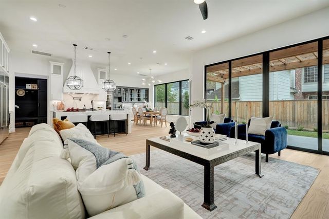 3918 Riley Street, Houston, TX 77005