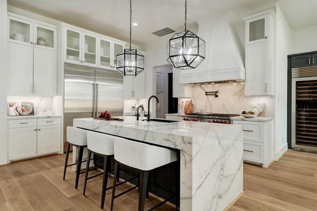 3918 Riley Street, Houston, TX 77005