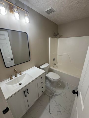 303 E Pintail Drive, Ozark, MO 65721