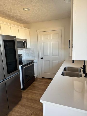 303 E Pintail Drive, Ozark, MO 65721