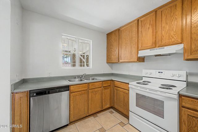 7008 N 12TH Street, Phoenix, AZ 85020