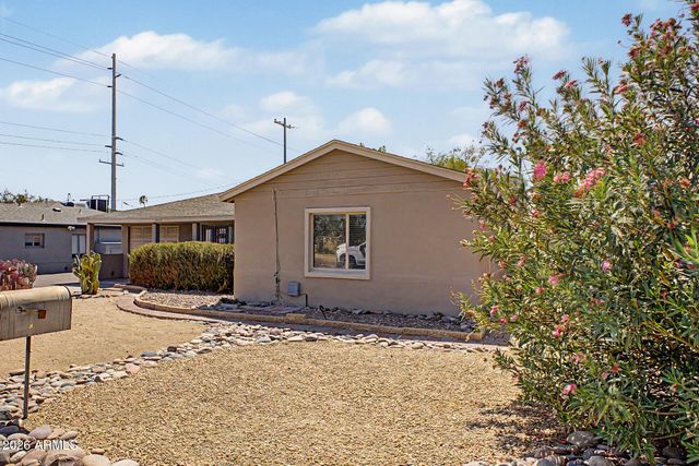 7008 N 12TH Street, Phoenix, AZ 85020