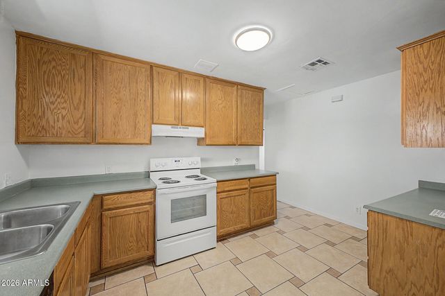 7008 N 12TH Street, Phoenix, AZ 85020