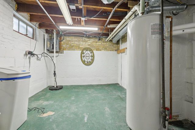 208 Oakland AVENUE, Waukesha, WI 53186