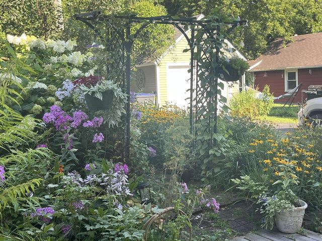 208 Oakland AVENUE, Waukesha, WI 53186