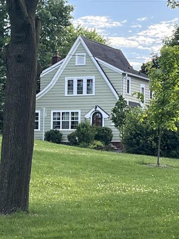 208 Oakland AVENUE, Waukesha, WI 53186