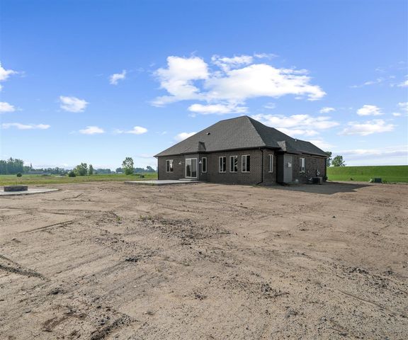 8513 Cobblestone Drive, Newport, MI 48166