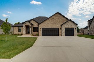 1698 North Marlowe Avenue, Springfield, MO 65802