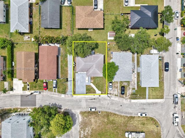 6039 SW 63rd Terrace, South Miami, FL 33143