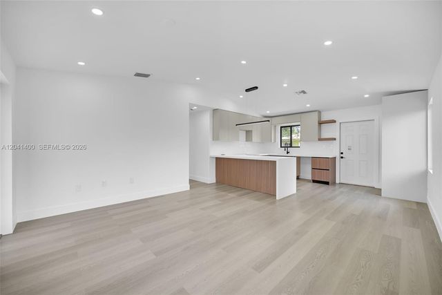 6039 SW 63rd Terrace, South Miami, FL 33143