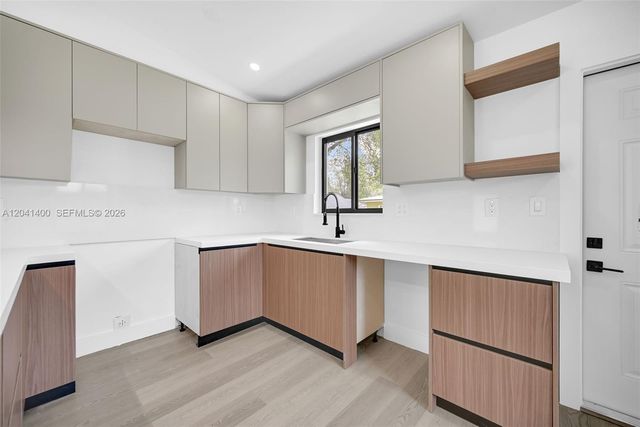 6039 SW 63rd Terrace, South Miami, FL 33143
