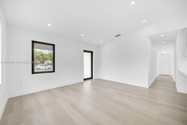 6039 SW 63rd Terrace, South Miami, FL 33143