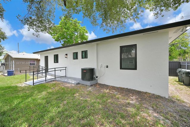 6039 SW 63rd Terrace, South Miami, FL 33143