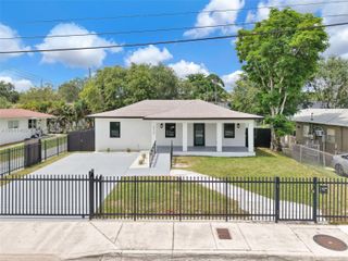 6039 SW 63rd Terrace, South Miami, FL 33143