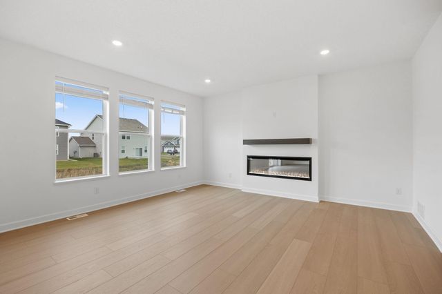 5129 Windlass Drive, Woodbury, MN 55129