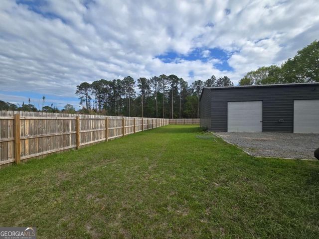 688 Linden Bluff Drive, Jesup, GA 31545