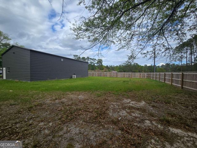 688 Linden Bluff Drive, Jesup, GA 31545