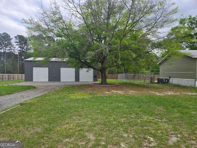 688 Linden Bluff Drive, Jesup, GA 31545