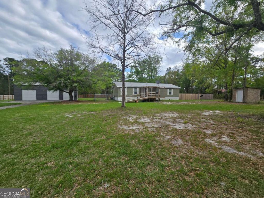 688 Linden Bluff Drive, Jesup, GA 31545
