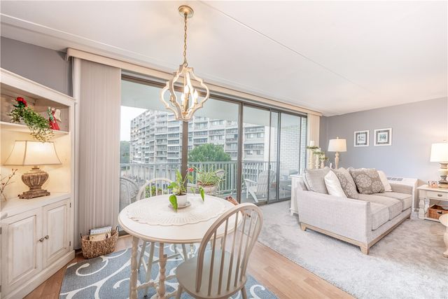 1150 Bower Hill Road 510B, Mt Lebanon, PA 15243