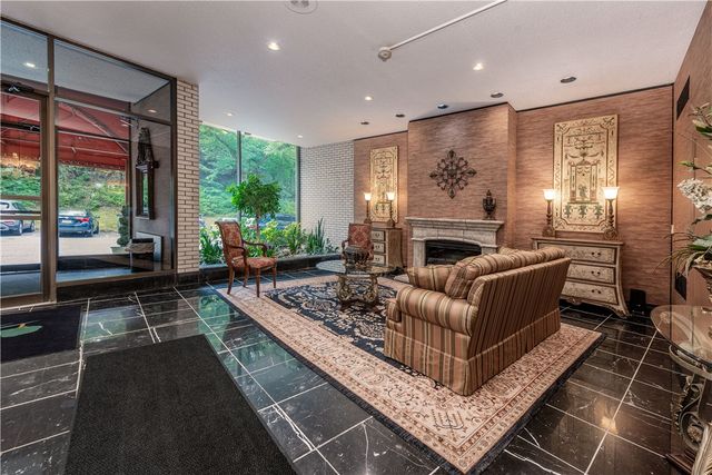 1150 Bower Hill Road 510B, Mt Lebanon, PA 15243