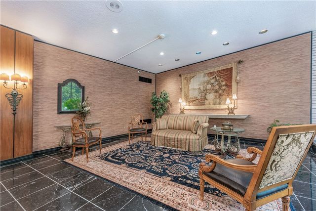 1150 Bower Hill Road 510B, Mt Lebanon, PA 15243