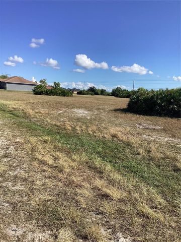1504 NW 16 Terrace, Cape Coral, FL 33993