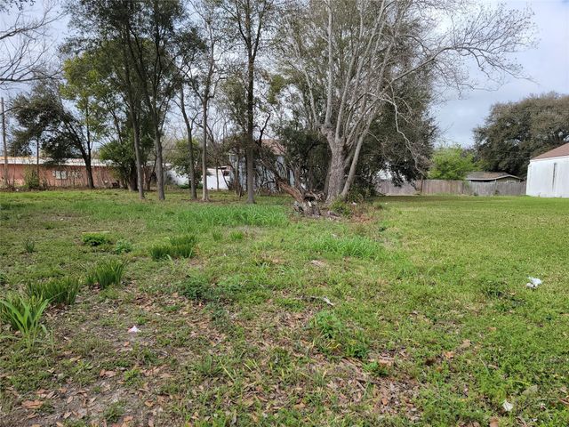 410 8th Avenue North, Texas City, TX 77590