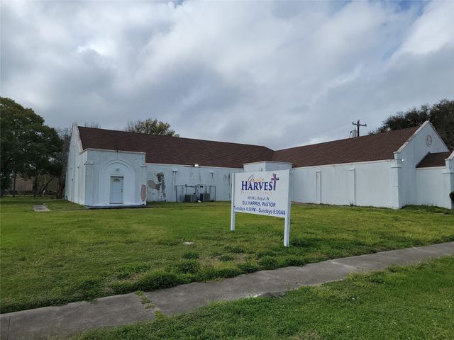 410 8th Avenue North, Texas City, TX 77590