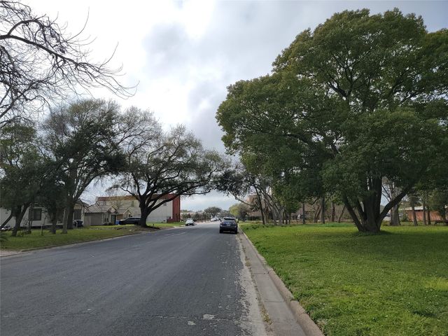 410 8th Avenue North, Texas City, TX 77590