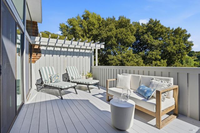 123 Knollwood Dr, San Rafael, CA 94901