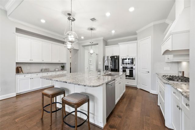 10911 Sunnydale Ridge Lane, Cypress, TX 77433