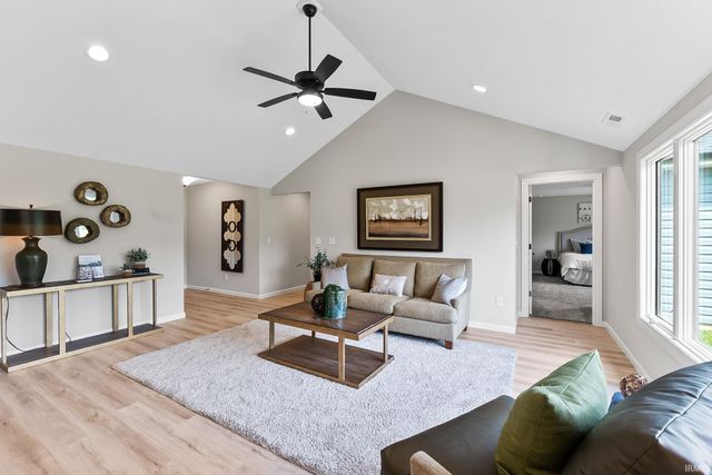 884 Lagonda Trail, Fort Wayne, IN 46818