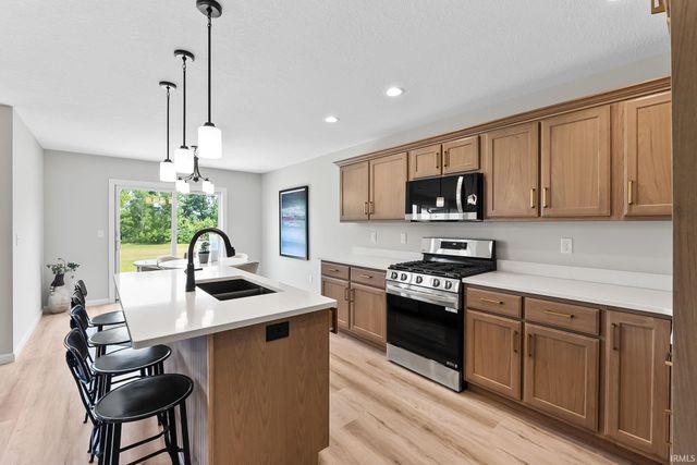 884 Lagonda Trail, Fort Wayne, IN 46818