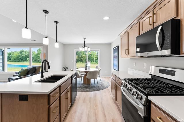 884 Lagonda Trail, Fort Wayne, IN 46818