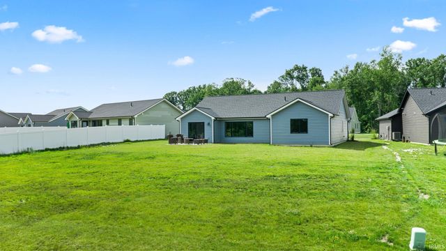 884 Lagonda Trail, Fort Wayne, IN 46818