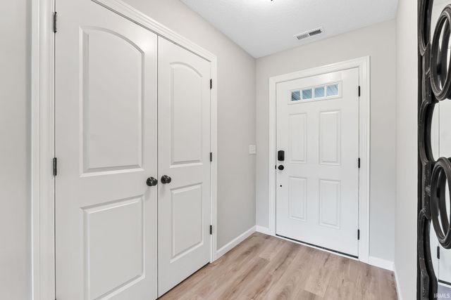 884 Lagonda Trail, Fort Wayne, IN 46818