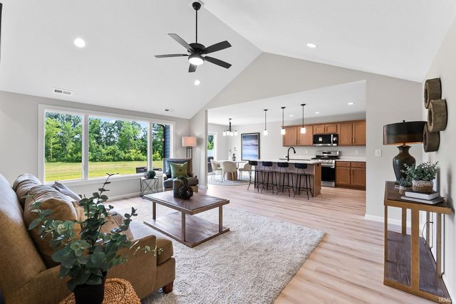 884 Lagonda Trail, Fort Wayne, IN 46818