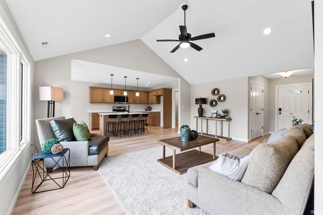 884 Lagonda Trail, Fort Wayne, IN 46818
