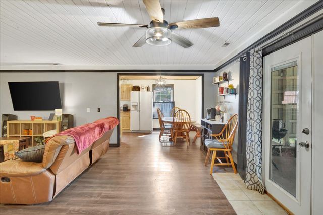 1216 Charlene Drive, Bolivar, MO 65613