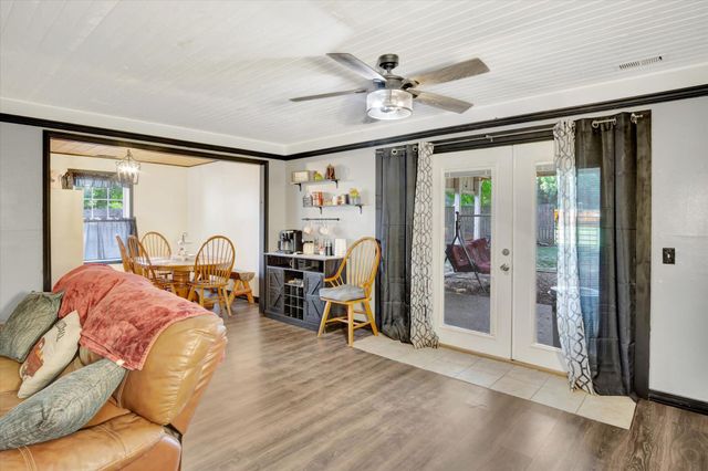 1216 Charlene Drive, Bolivar, MO 65613