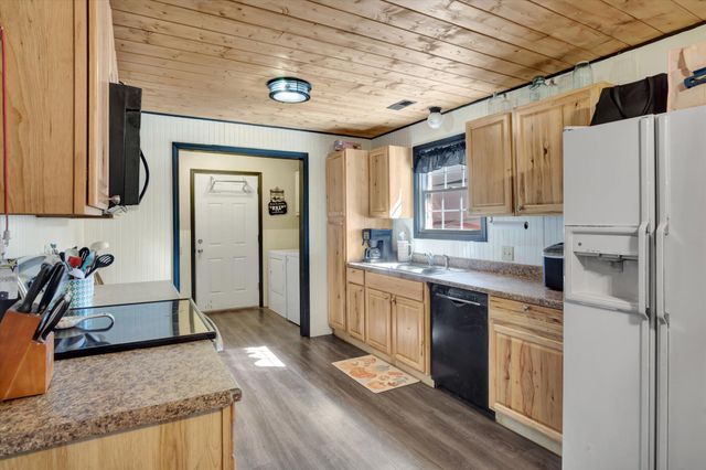 1216 Charlene Drive, Bolivar, MO 65613