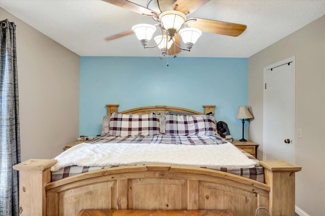 1216 Charlene Drive, Bolivar, MO 65613