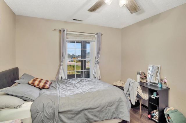 1216 Charlene Drive, Bolivar, MO 65613