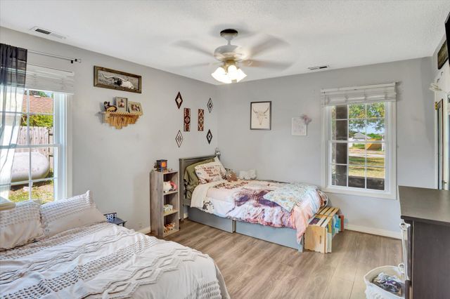 1216 Charlene Drive, Bolivar, MO 65613