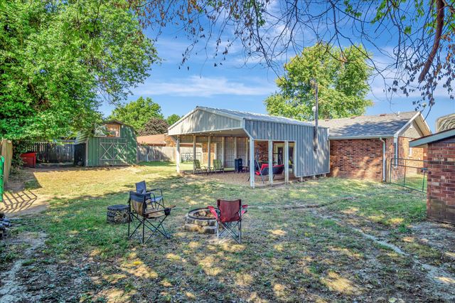 1216 Charlene Drive, Bolivar, MO 65613