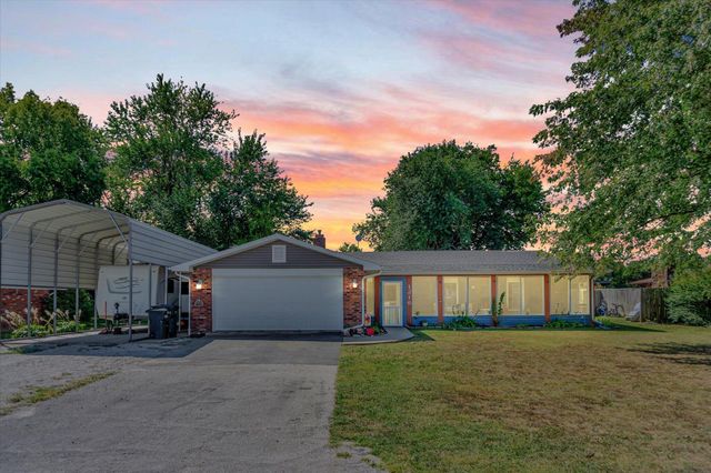 1216 Charlene Drive, Bolivar, MO 65613