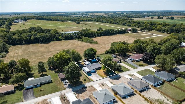 1216 Charlene Drive, Bolivar, MO 65613