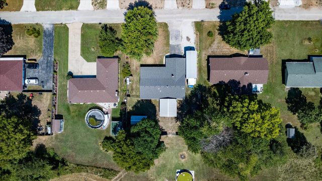 1216 Charlene Drive, Bolivar, MO 65613