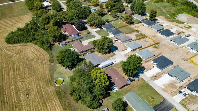 1216 Charlene Drive, Bolivar, MO 65613